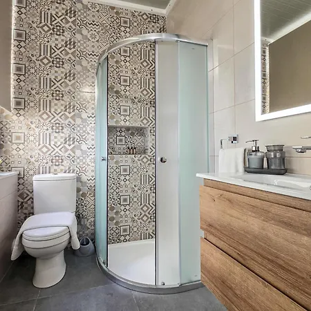 Coastal Bliss In Xlendi, Brend New Appartement *