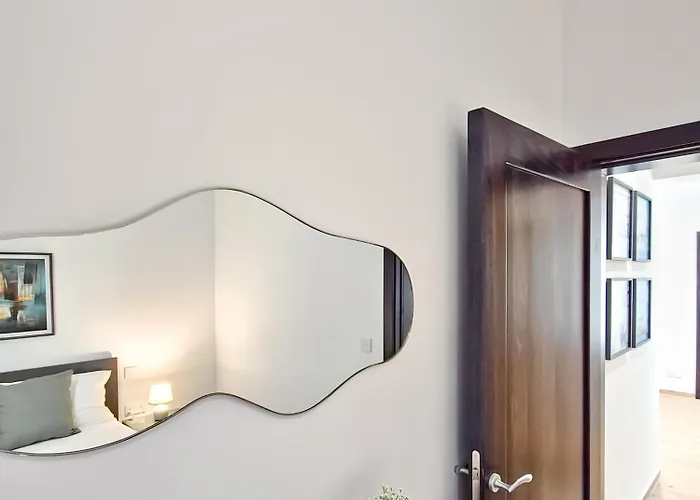 Coastal Bliss In Xlendi, Brend New Apartment Munxar